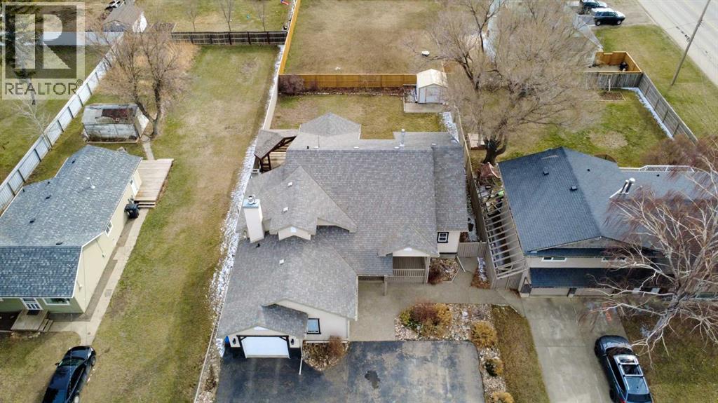 217 N 200 E, Raymond, Alberta  T0K 2S0 - Photo 2 - A2298549