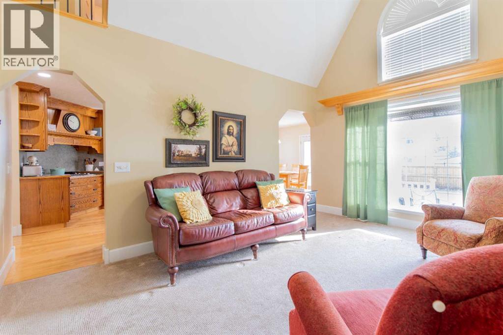 217 N 200 E, Raymond, Alberta  T0K 2S0 - Photo 7 - A2298549