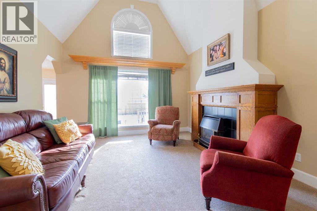 217 N 200 E, Raymond, Alberta  T0K 2S0 - Photo 4 - A2298549