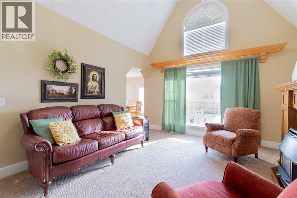 217 N 200 E, Raymond, Alberta  T0K 2S0 - Photo 5 - A2298549