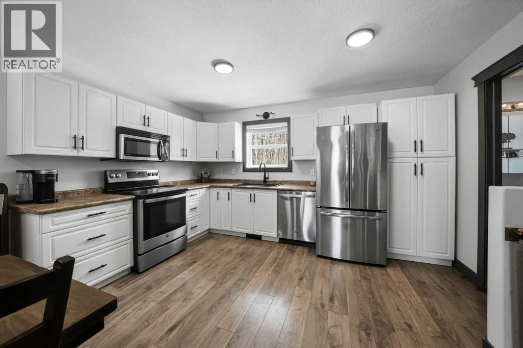 17 Hummingbird Lane, Half Moon Bay, Alberta  T4S 1S1 - Photo 6 - A2296188