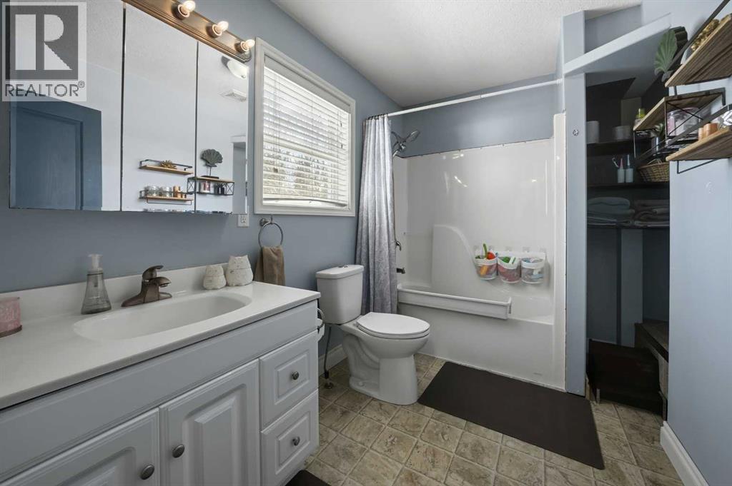 17 Hummingbird Lane, Half Moon Bay, Alberta  T4S 1S1 - Photo 15 - A2296188