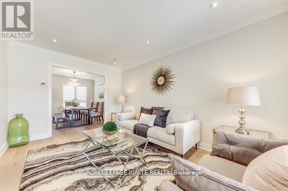 26 Halfmoon Square, Toronto, Ontario  M1C 3V3 - Photo 2 - E12957666