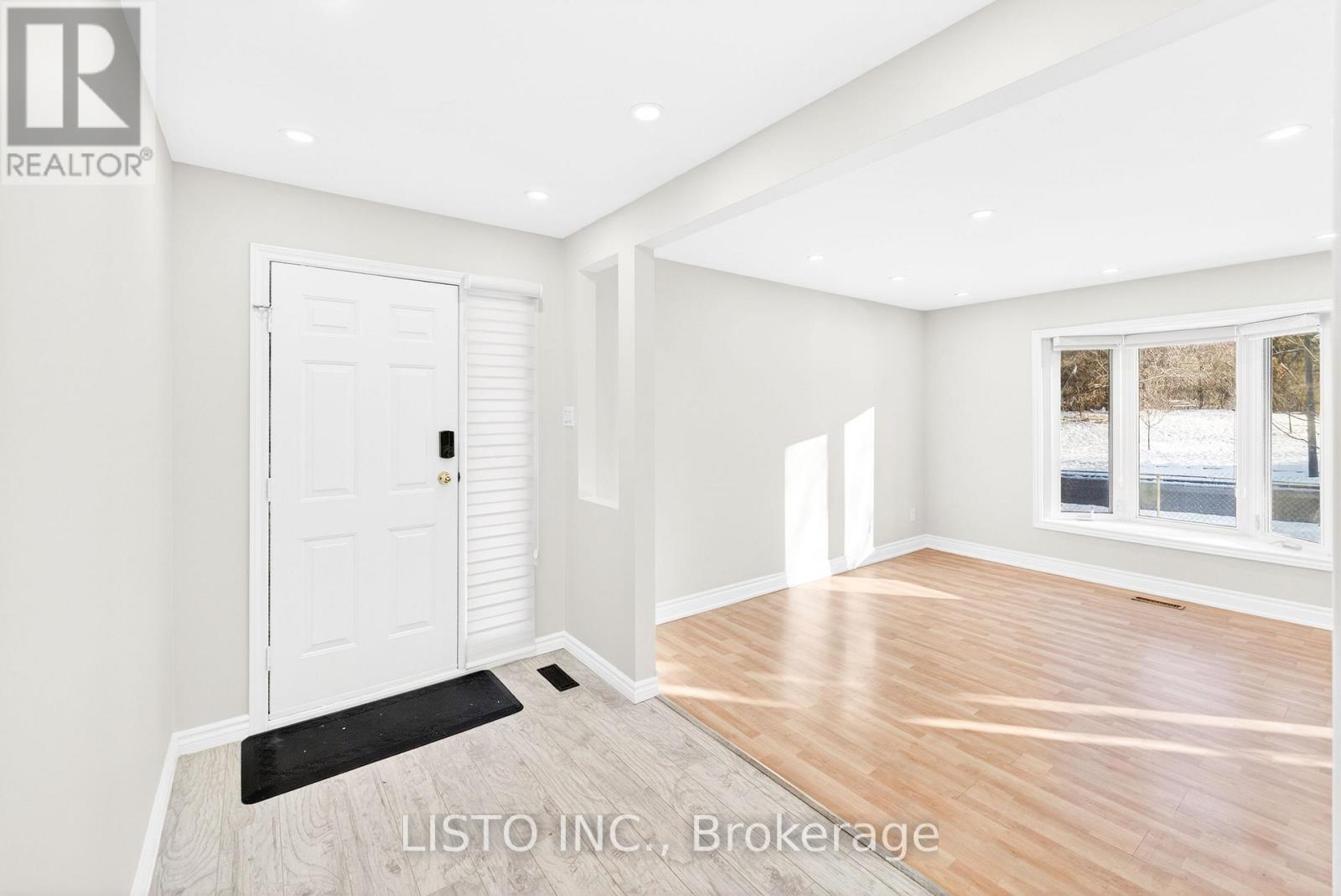 138 John Tabor Trail, Toronto, Ontario  M1B 2V2 - Photo 5 - E12957684