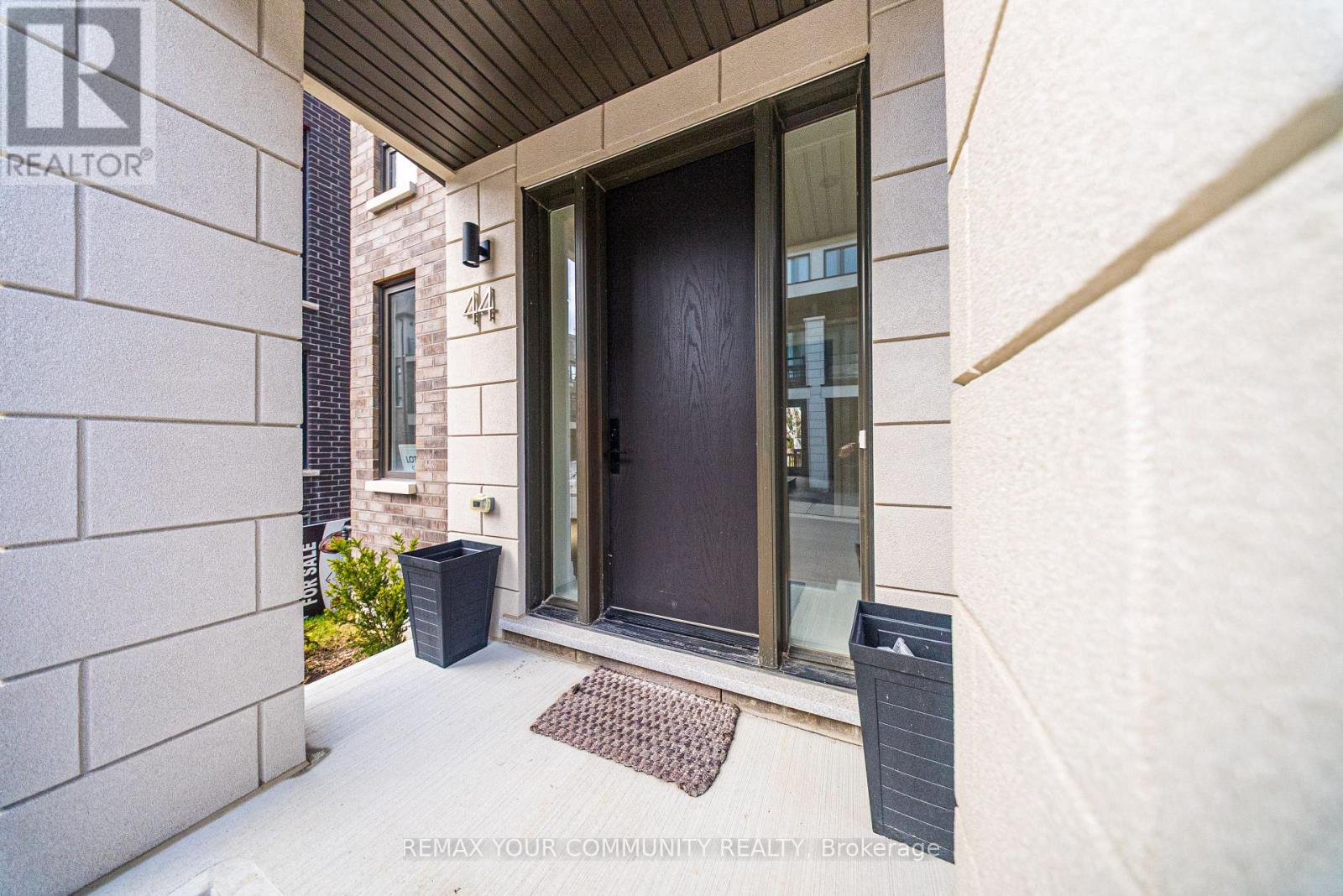 44 Globemaster Lane, Richmond Hill, Ontario  L4E 1H4 - Photo 5 - N12957662