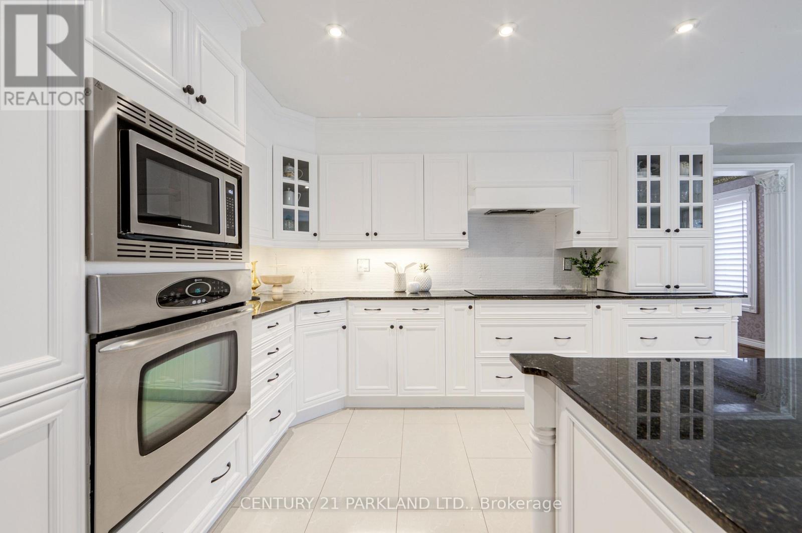 1 Radley Street, Vaughan, Ontario  L4L 8J7 - Photo 10 - N12957680