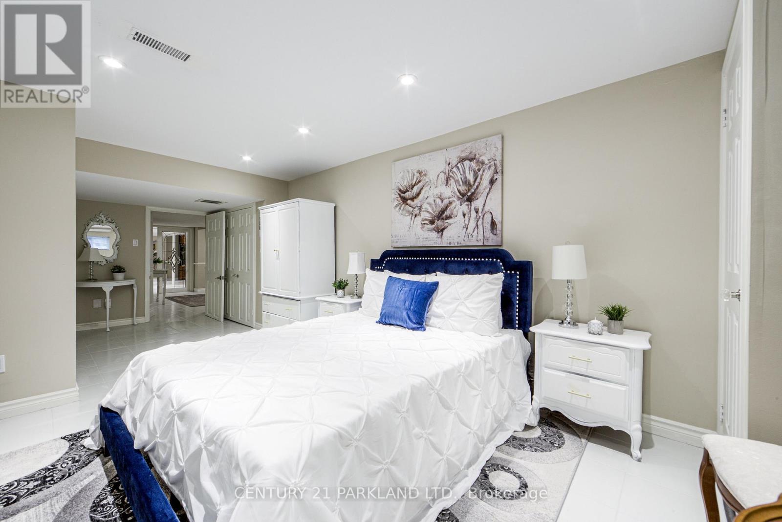 1 Radley Street, Vaughan, Ontario  L4L 8J7 - Photo 47 - N12957680