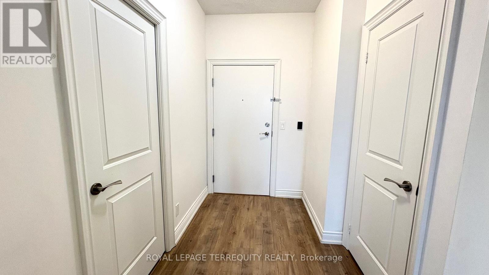 1609 - 38 Cedarland Drive, Markham, Ontario  L6G 0G7 - Photo 2 - N12957714