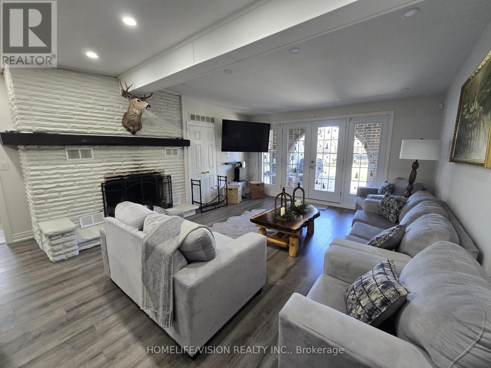 2082 River Road W, Wasaga Beach, Ontario  L9Z 2V8 - Photo 4 - S12957660