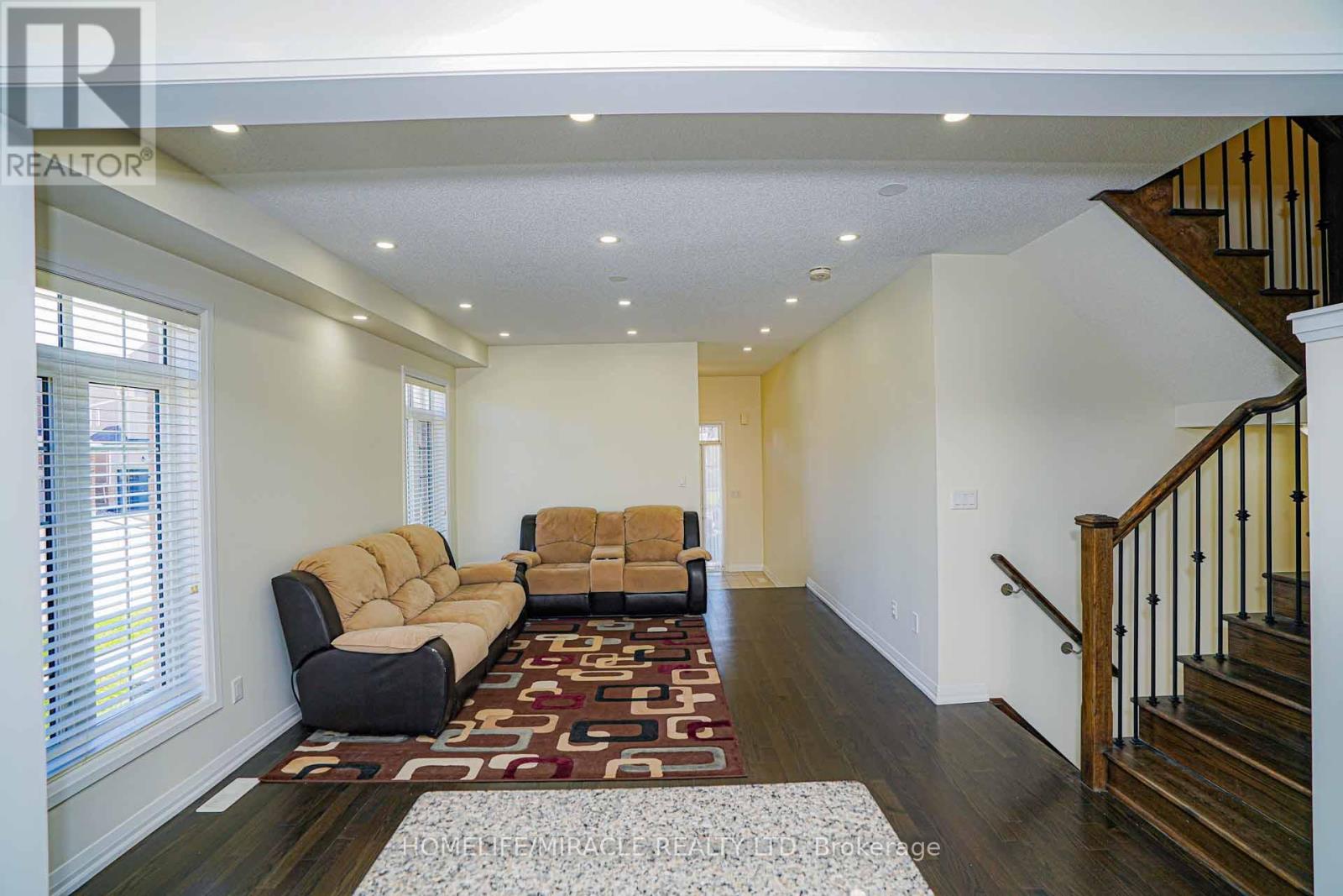 35 Drew Brown Boulevard, Orangeville, Ontario  L9W 6Z6 - Photo 11 - W12957682