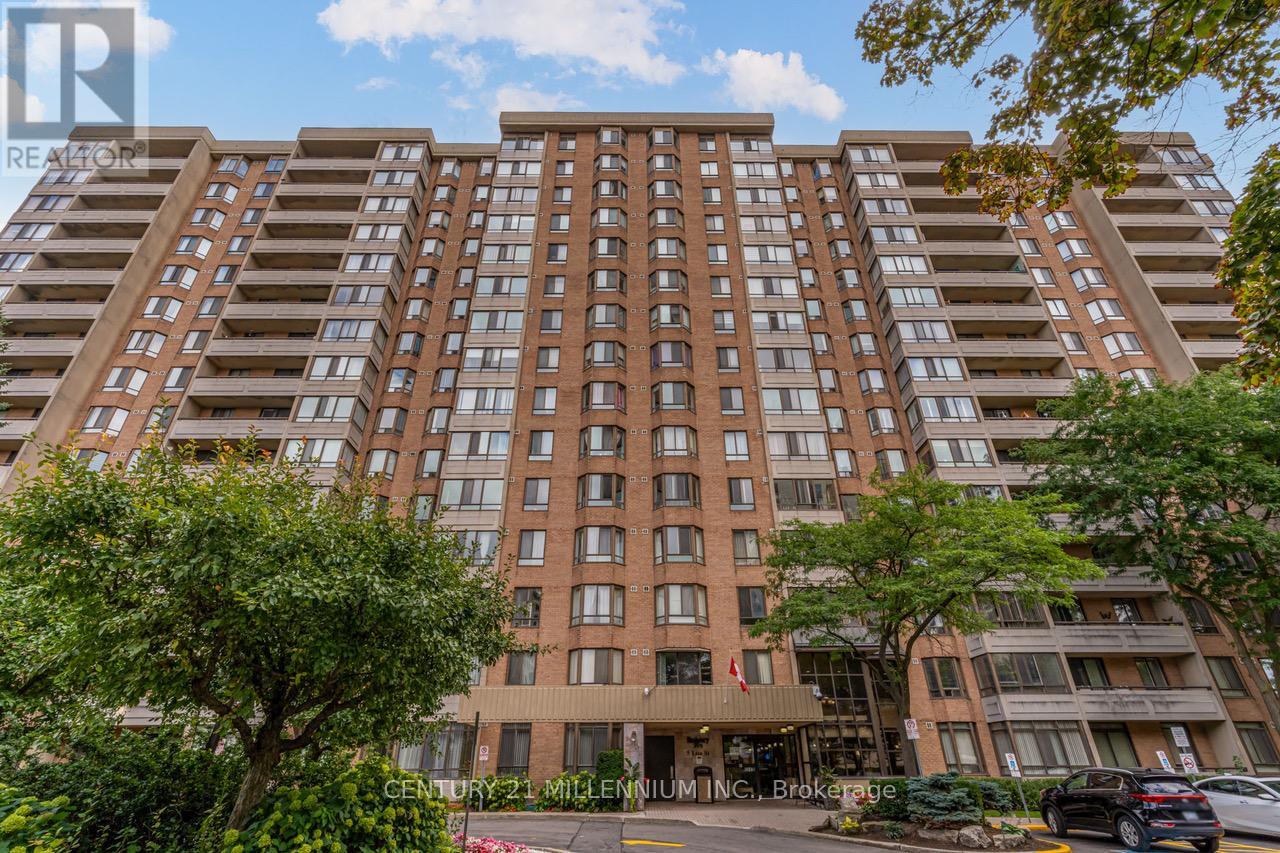 604 - 5 LISA STREET, Brampton, Ontario