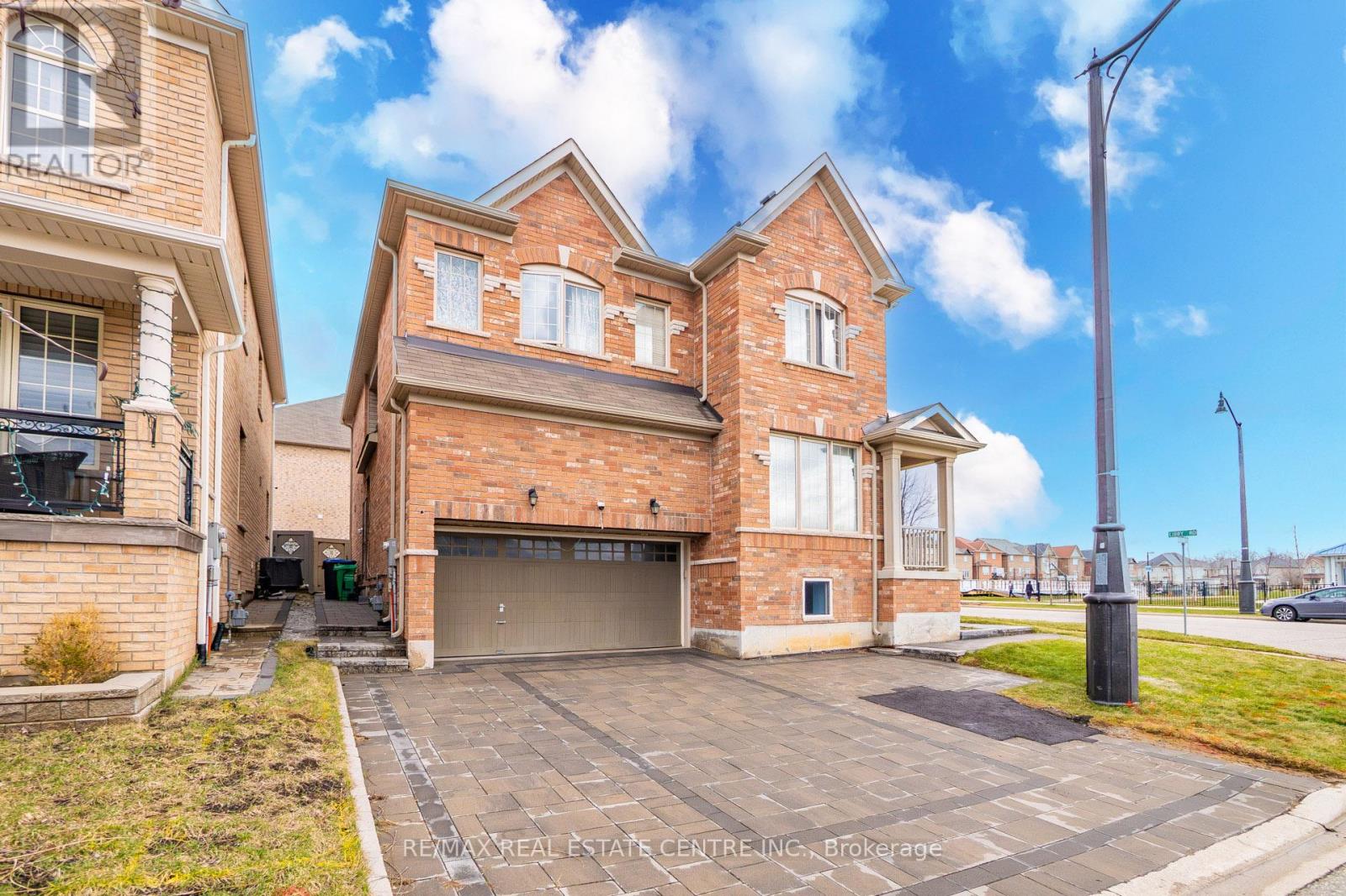 6 Libby Road, Brampton, Ontario  L6Y 0X7 - Photo 2 - W12957712