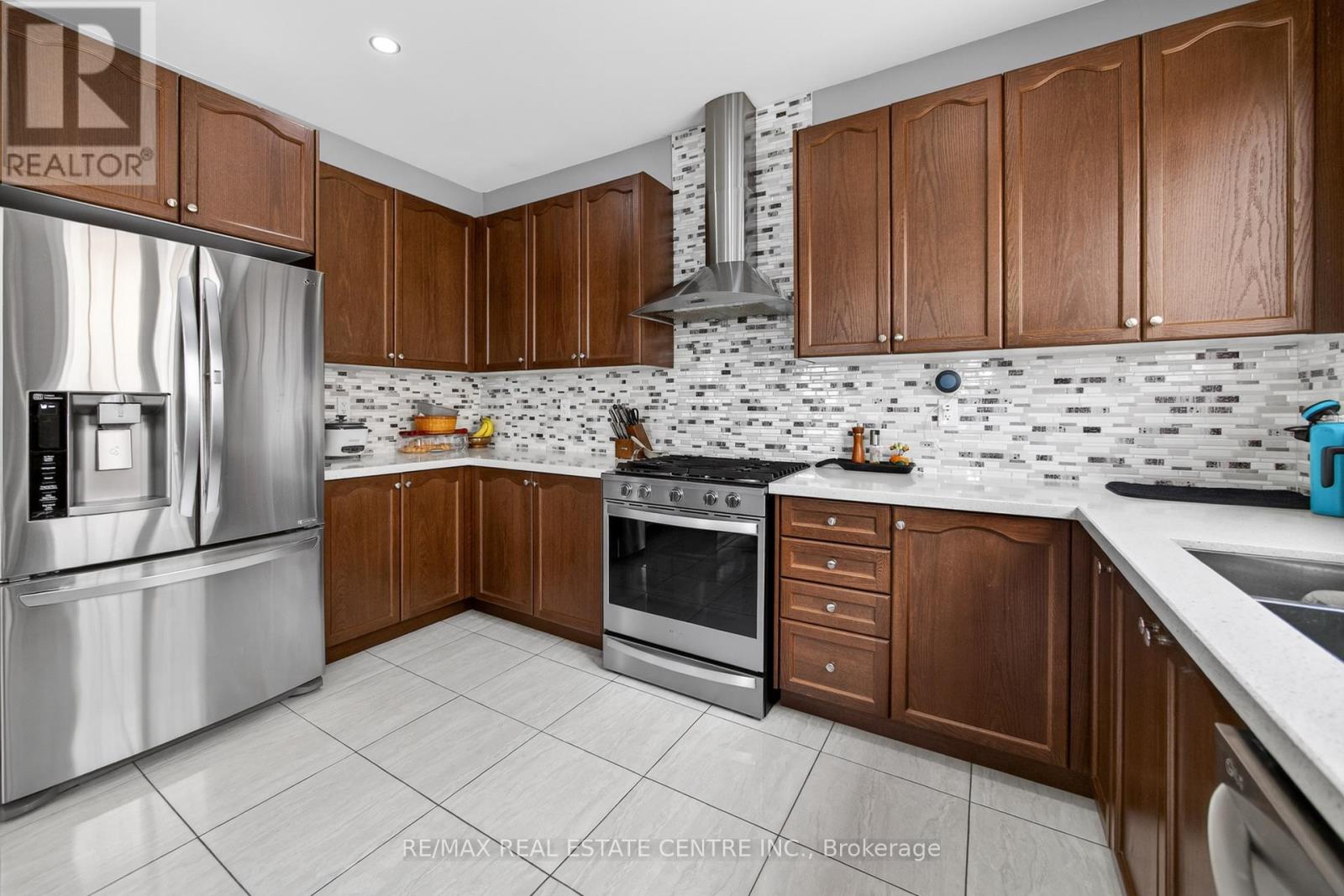 6 Libby Road, Brampton, Ontario  L6Y 0X7 - Photo 20 - W12957712