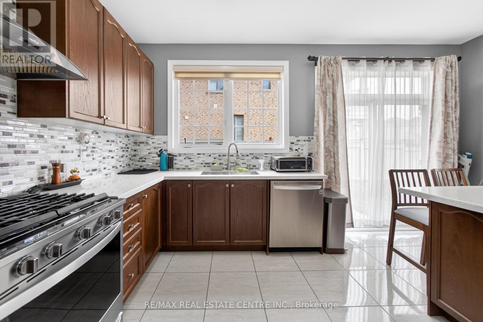 6 Libby Road, Brampton, Ontario  L6Y 0X7 - Photo 23 - W12957712