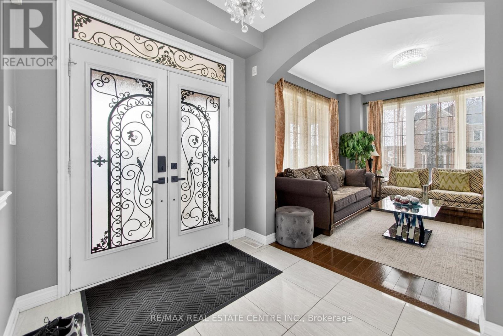 6 Libby Road, Brampton, Ontario  L6Y 0X7 - Photo 6 - W12957712