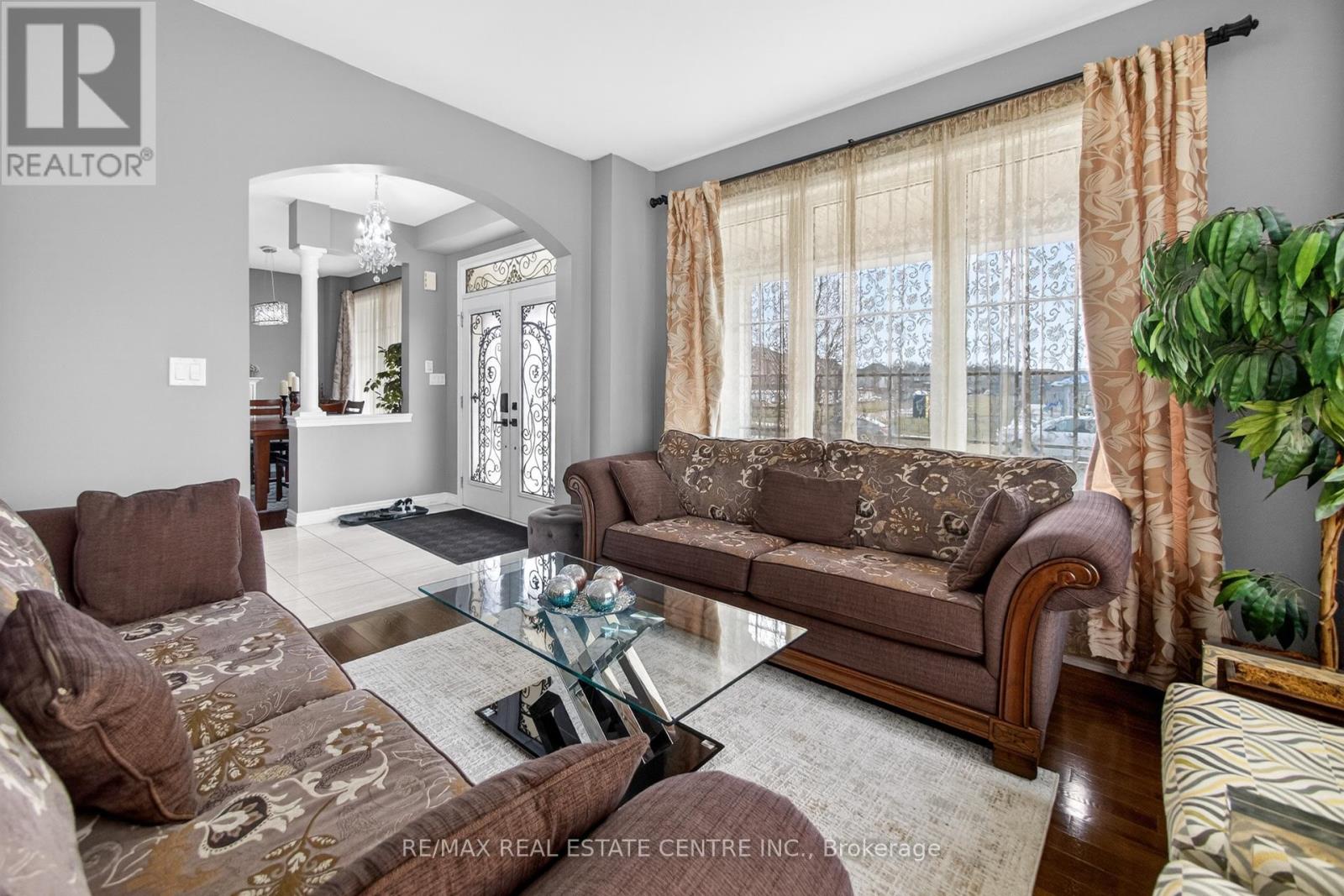 6 Libby Road, Brampton, Ontario  L6Y 0X7 - Photo 9 - W12957712