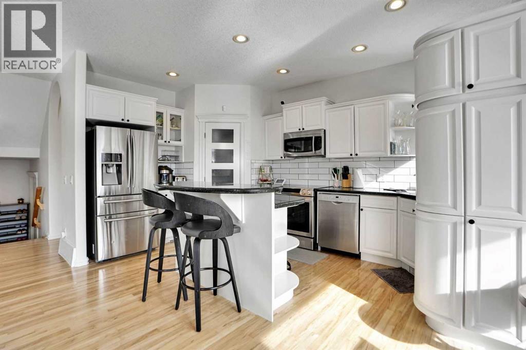 6 Strathridge Way SW, Calgary, Alberta  T3H 3S3 - Photo 17 - A2298508