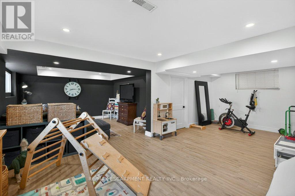 71 Nelson Street, Hamilton, Ontario  L0R 2H0 - Photo 32 - X12957656