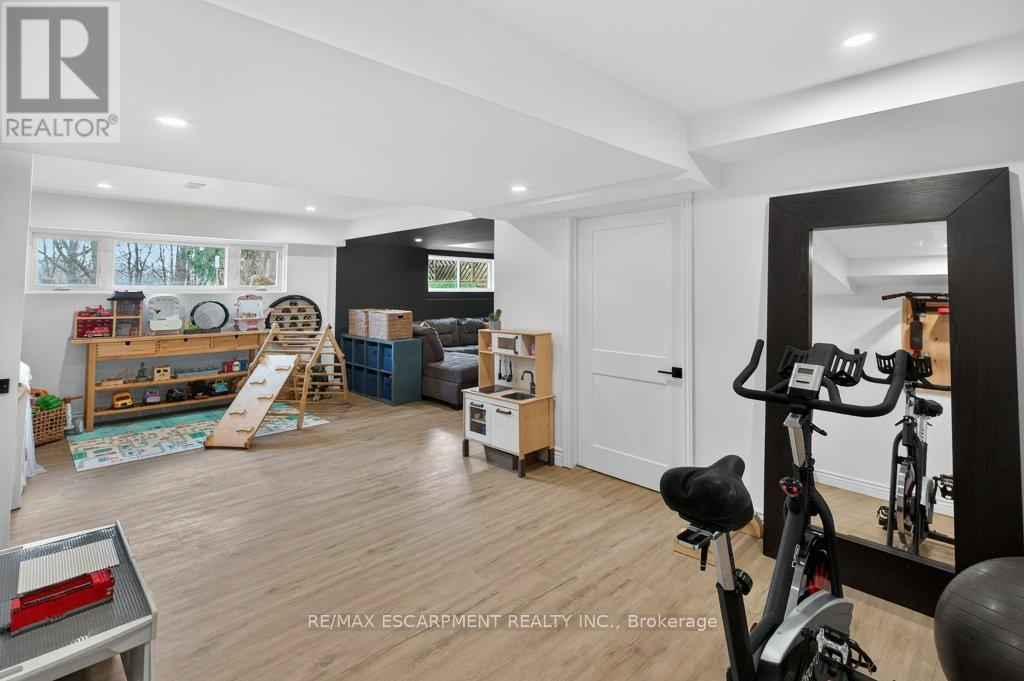 71 Nelson Street, Hamilton, Ontario  L0R 2H0 - Photo 34 - X12957656