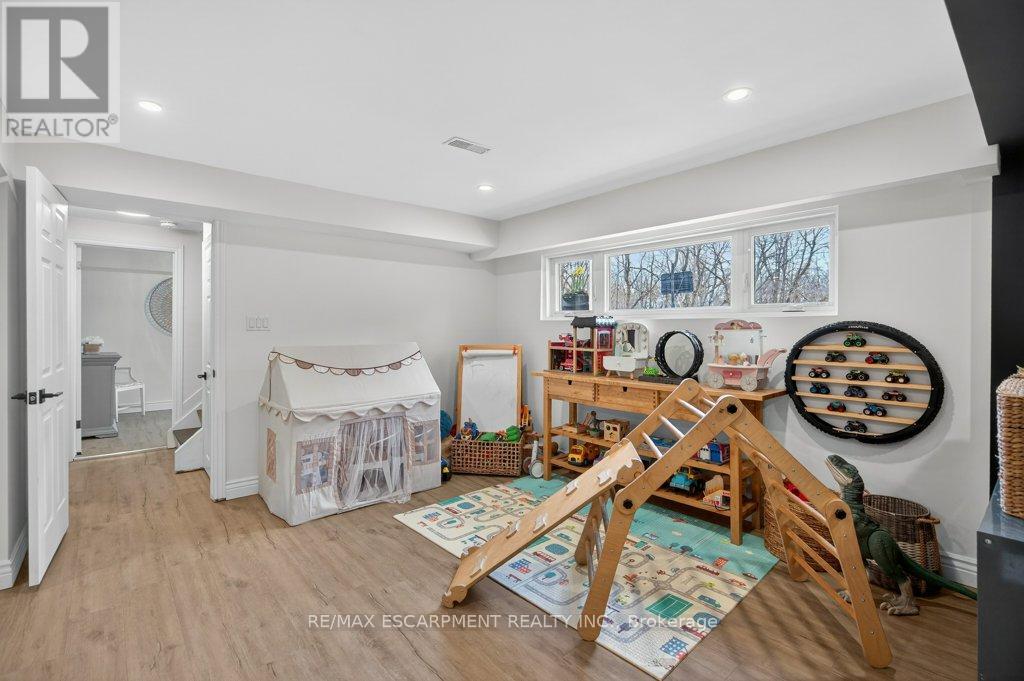 71 Nelson Street, Hamilton, Ontario  L0R 2H0 - Photo 35 - X12957656