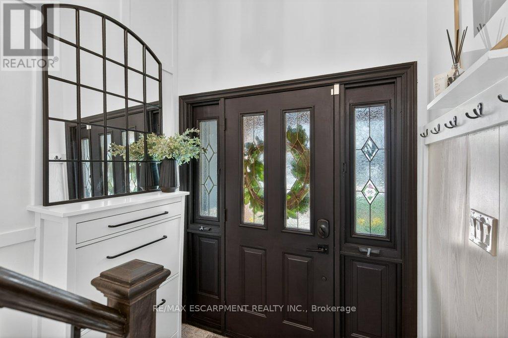 71 Nelson Street, Hamilton, Ontario  L0R 2H0 - Photo 4 - X12957656