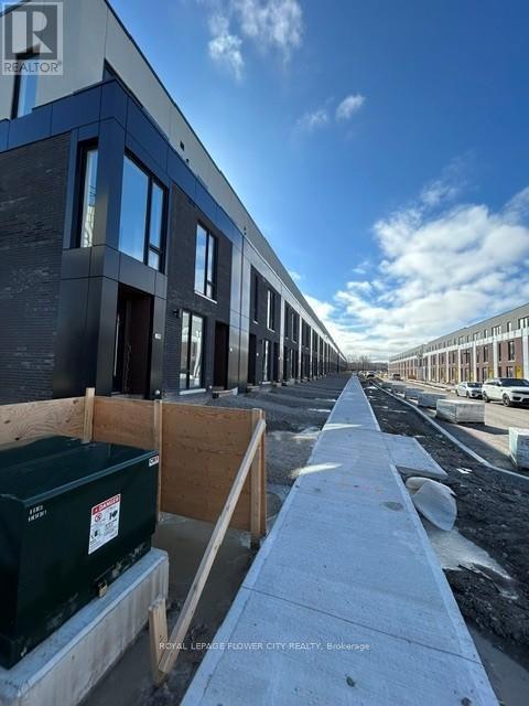 124 EVERETT COMMON, St. Catharines, Ontario