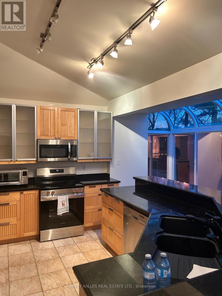 8 Oak Drive, Puslinch, Ontario  N0B 2J0 - Photo 43 - X12478056