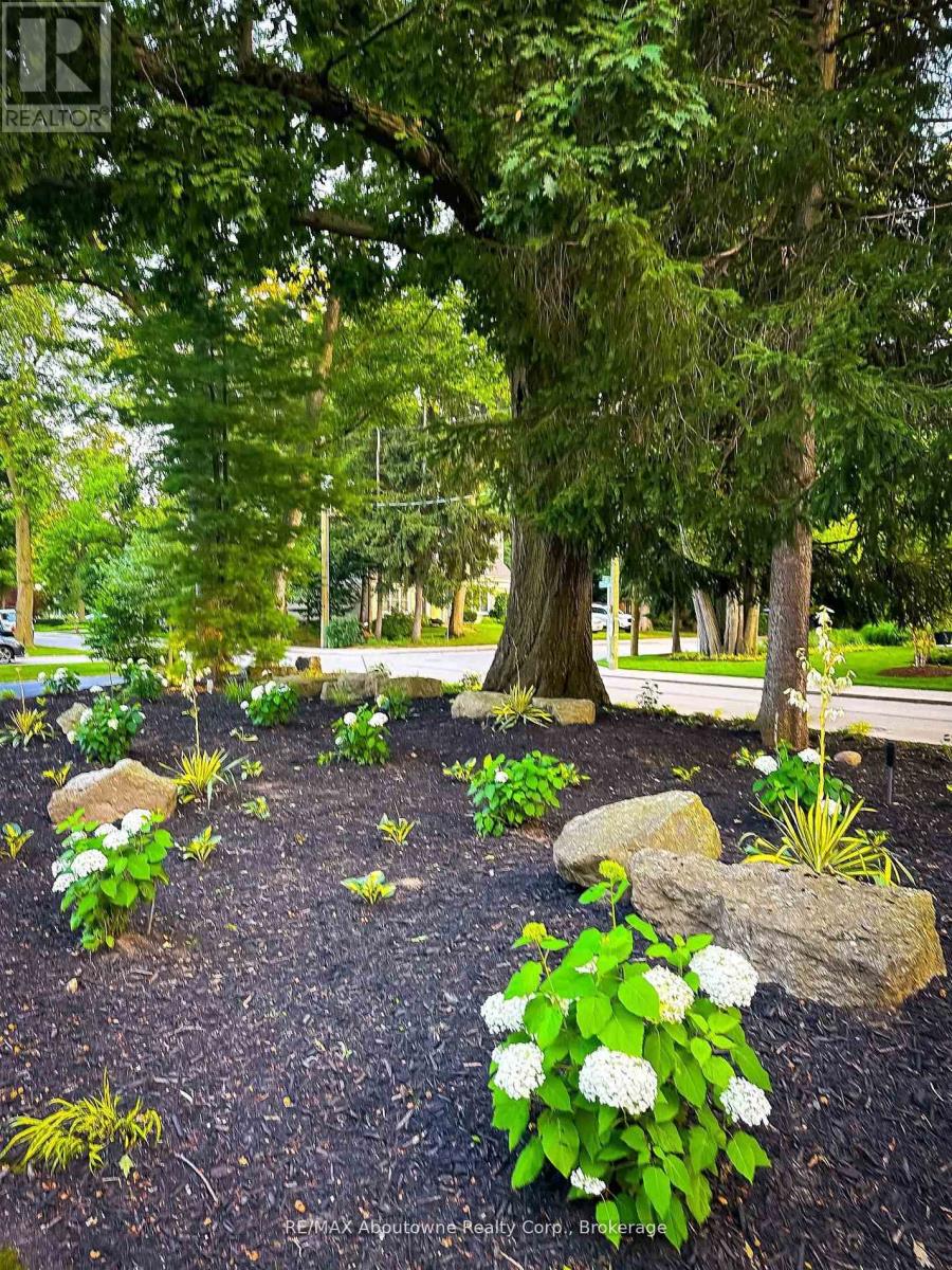 317 Gloucester Avenue, Oakville, Ontario  L6J 3W8 - Photo 14 - W12957746