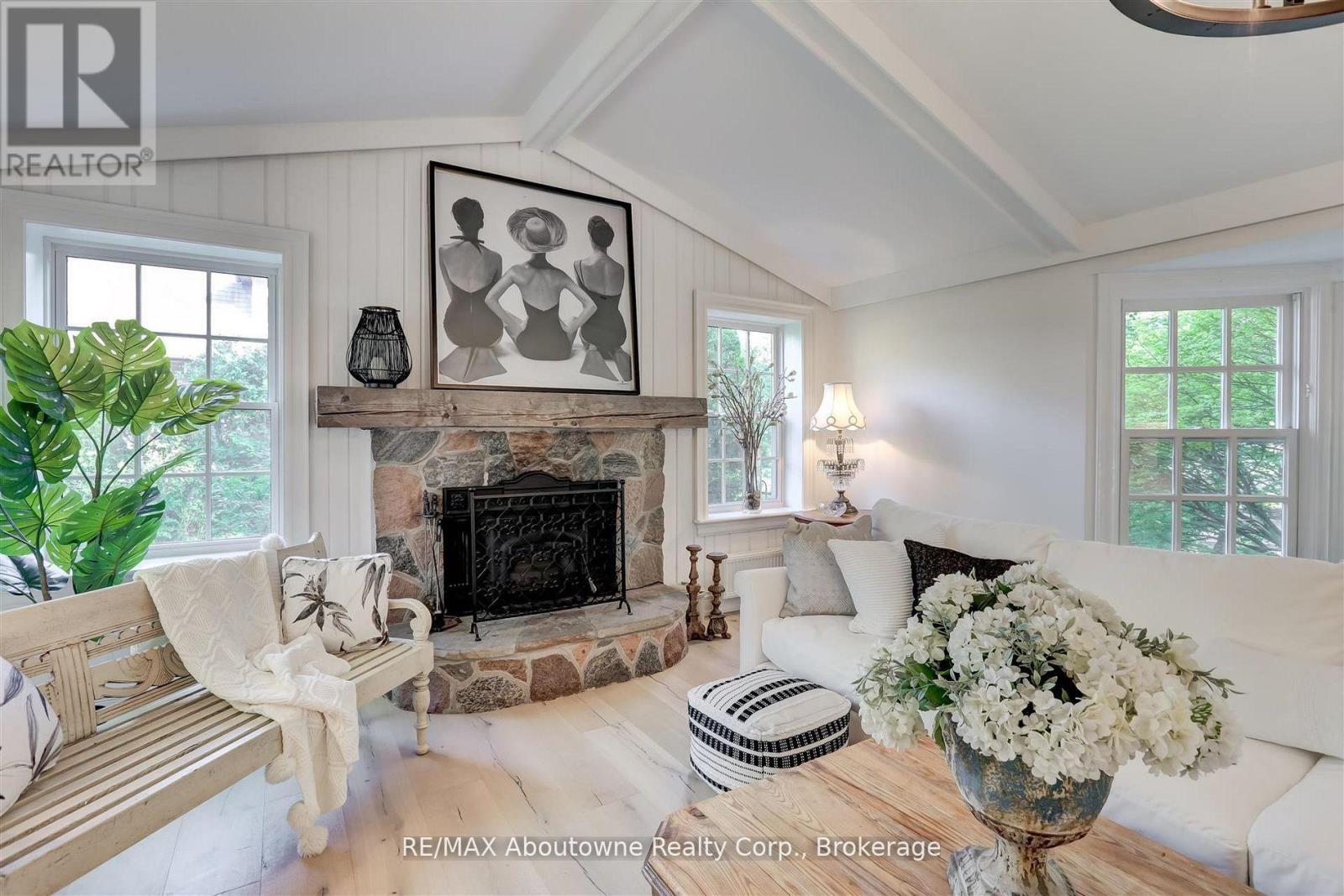 317 Gloucester Avenue, Oakville, Ontario  L6J 3W8 - Photo 33 - W12957746