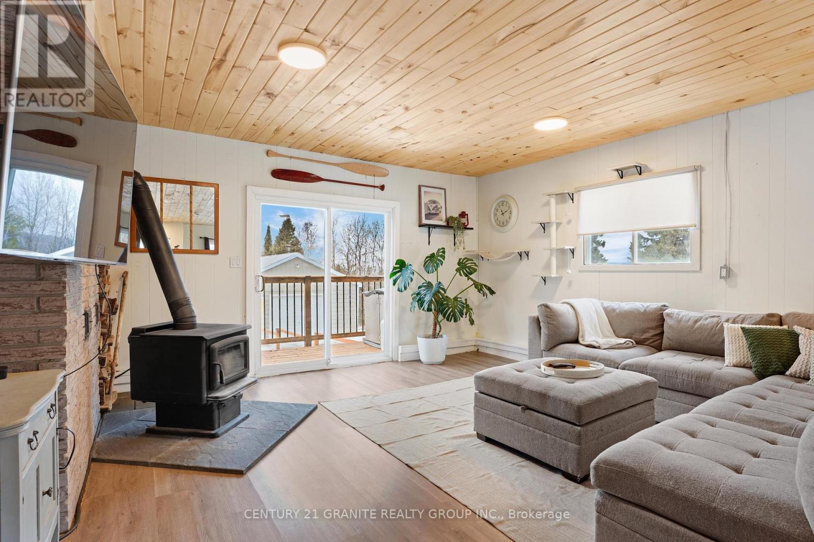 80 Paradise Road, South Algonquin, Ontario  K0J 2M0 - Photo 4 - X12957736