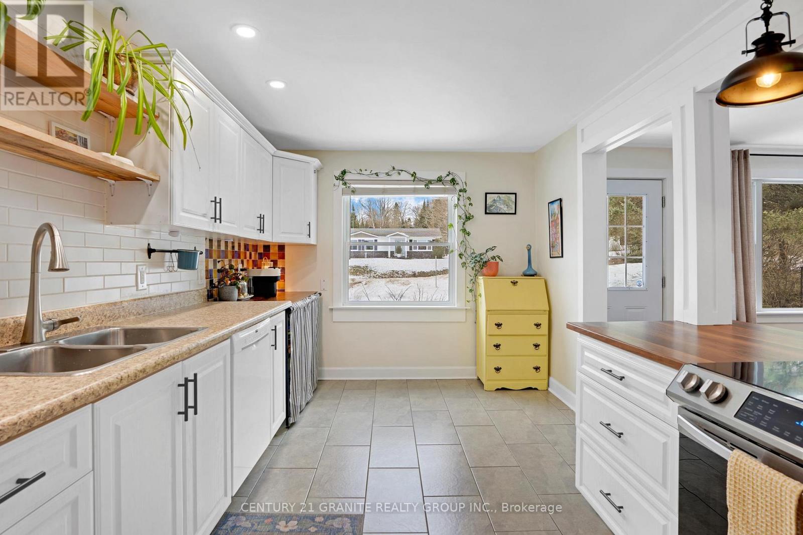 80 Paradise Road, South Algonquin, Ontario  K0J 2M0 - Photo 9 - X12957736