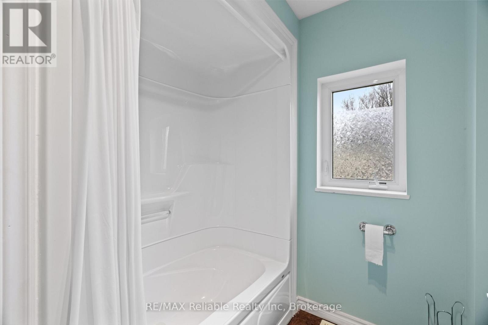 122 Victoria Street, Huron East, Ontario  N0K 1W0 - Photo 14 - X12957756