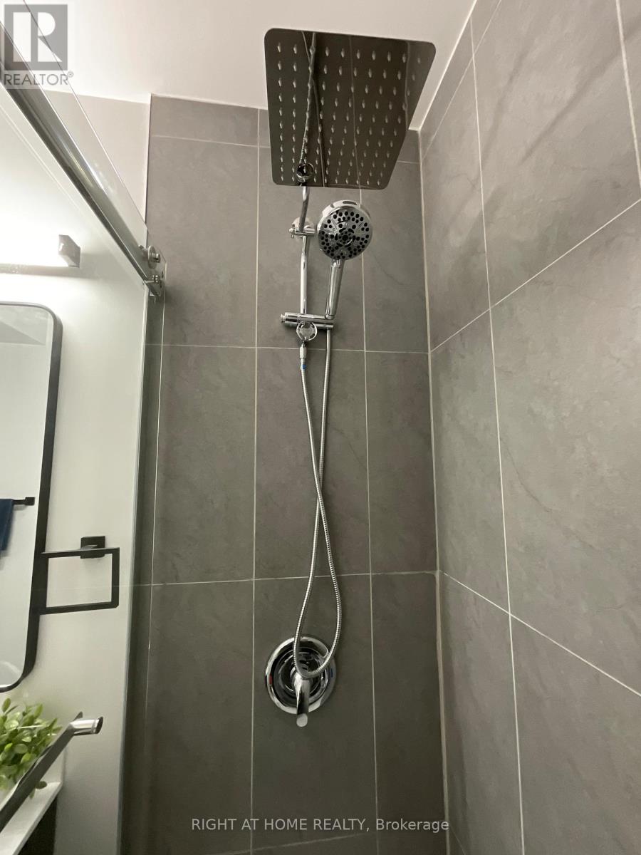 Unit #3 Second Floor - 674 Manning Avenue, Toronto, Ontario  M6G 2W4 - Photo 10 - C12957758