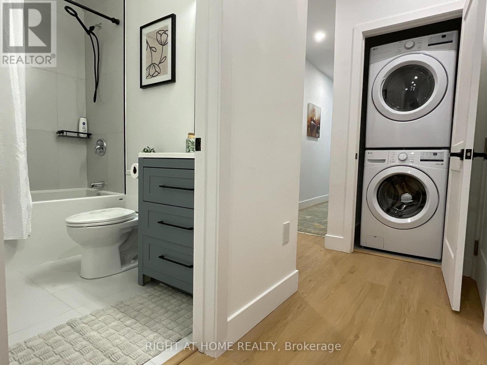 Unit #3 Second Floor - 674 Manning Avenue, Toronto, Ontario  M6G 2W4 - Photo 14 - C12957758