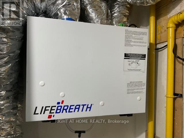 Unit #3 Second Floor - 674 Manning Avenue, Toronto, Ontario  M6G 2W4 - Photo 24 - C12957758