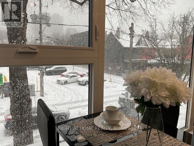 Unit #3 Second Floor - 674 Manning Avenue, Toronto, Ontario  M6G 2W4 - Photo 4 - C12957758