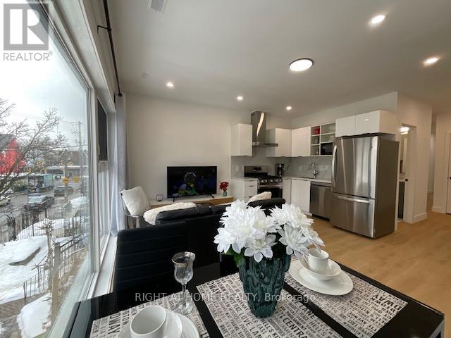 Unit #3 Second Floor - 674 Manning Avenue, Toronto, Ontario  M6G 2W4 - Photo 5 - C12957758