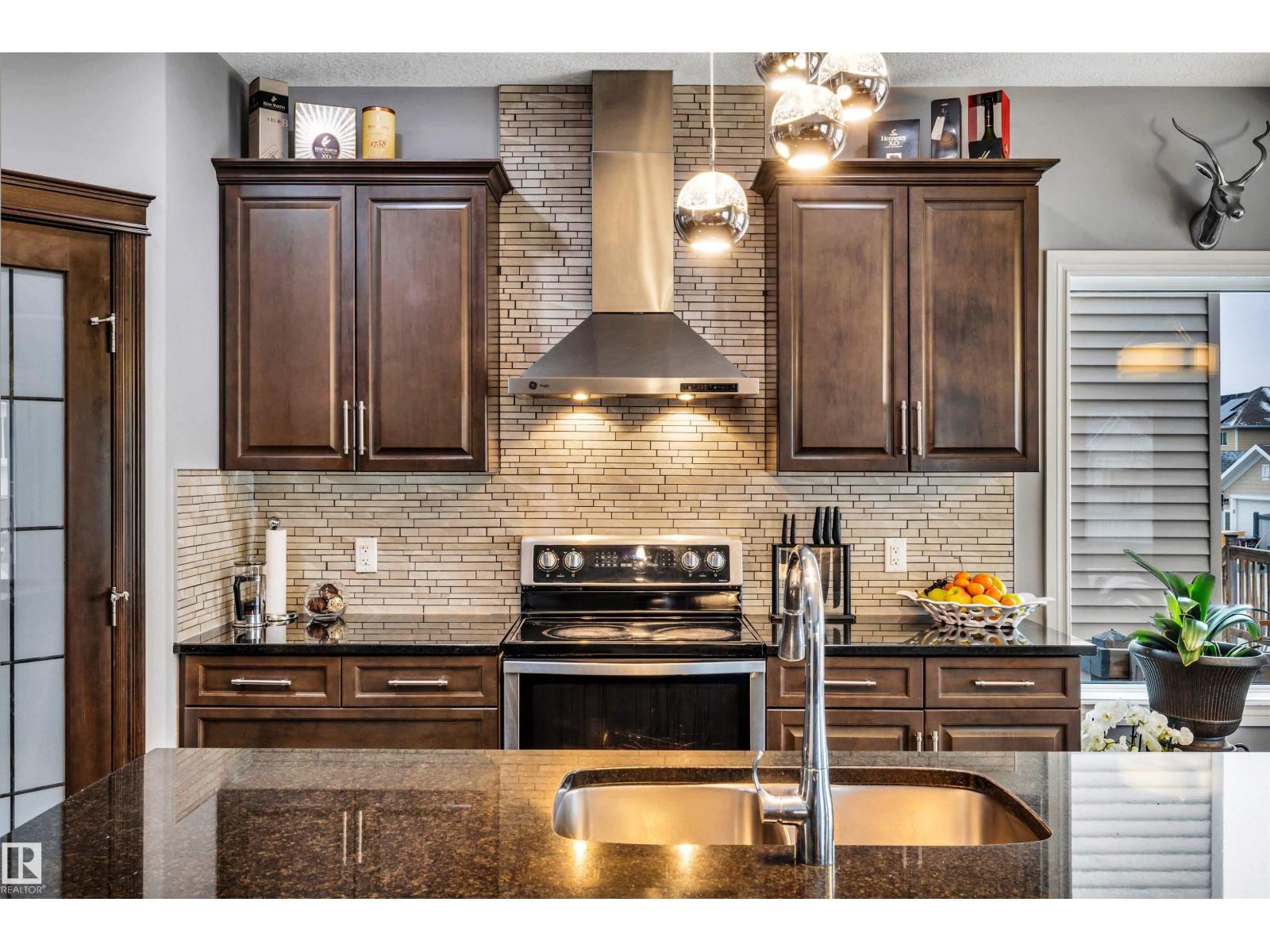 7728 18 Av Sw, Edmonton, Alberta  T6X 0V3 - Photo 8 - E4480703