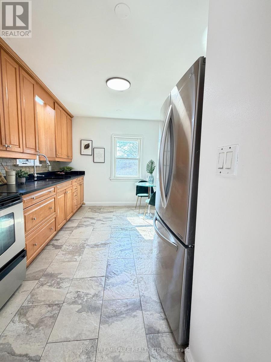 12 Roselm Road, Toronto, Ontario  M1R 3Y6 - Photo 5 - E12957732