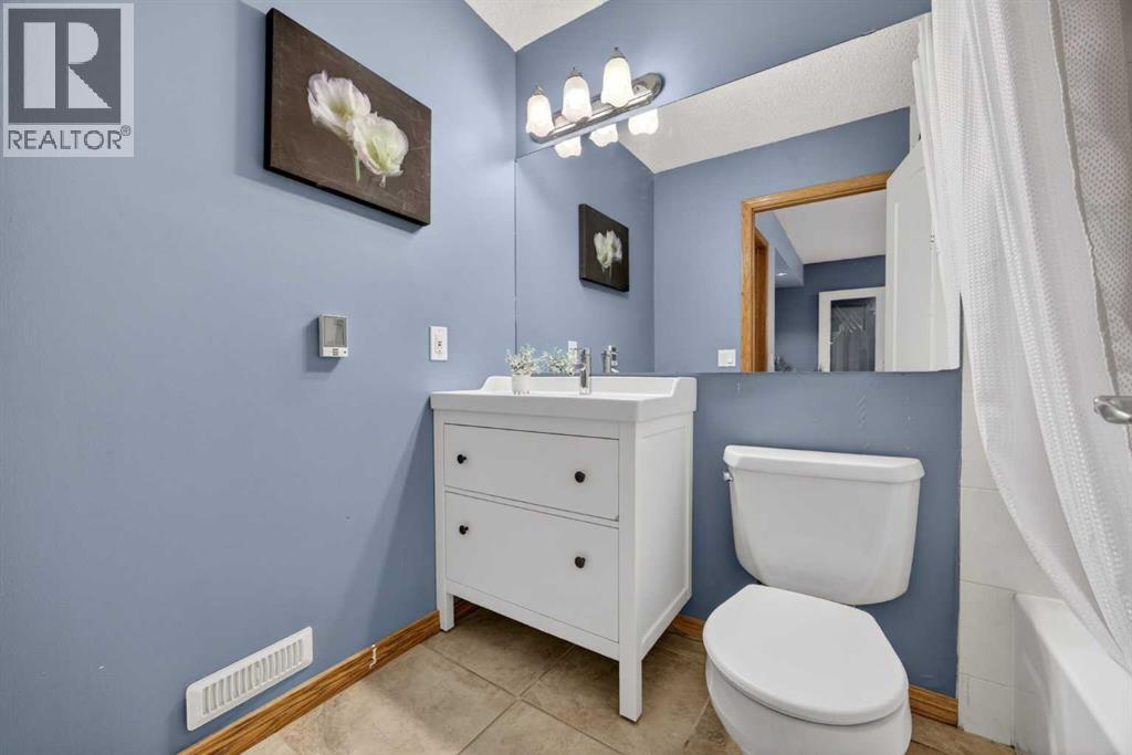 12 Manyhorses Rise, Rural Rocky View County, Alberta  T3Z 1A1 - Photo 24 - A2295111