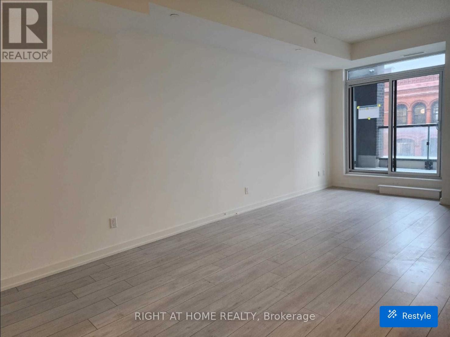 222 - 55 Duke Street W, Kitchener, Ontario  N2H 0B7 - Photo 5 - X12957770