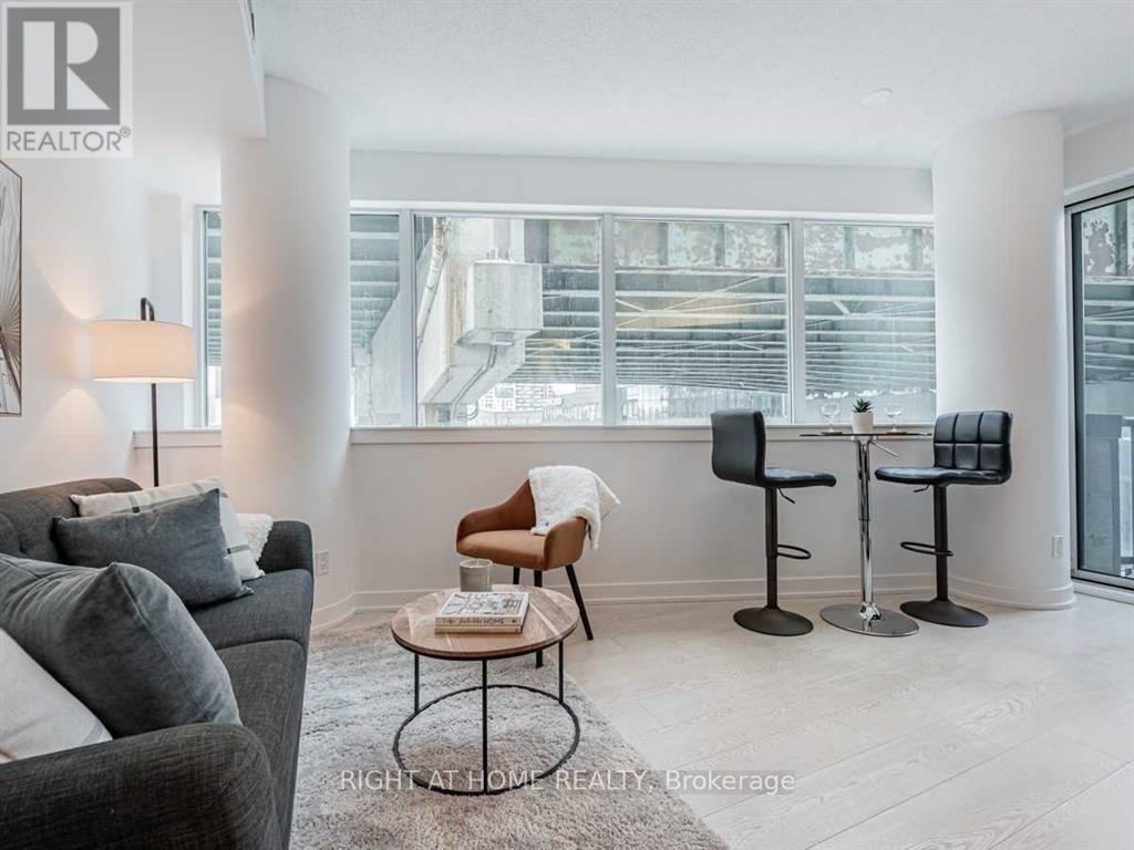 305 - 20 Bruyeres Mews, Toronto, Ontario M5V 0G8 - Photo 2 - C12842114