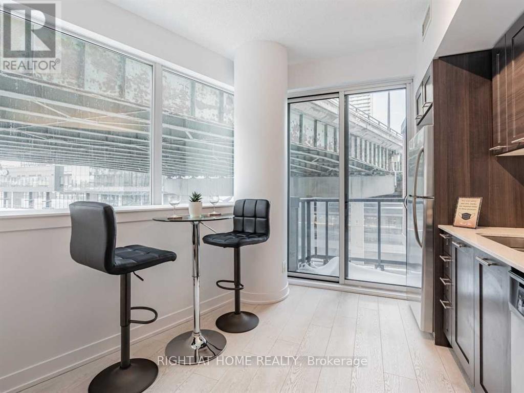 305 - 20 Bruyeres Mews, Toronto, Ontario M5V 0G8 - Photo 8 - C12842114