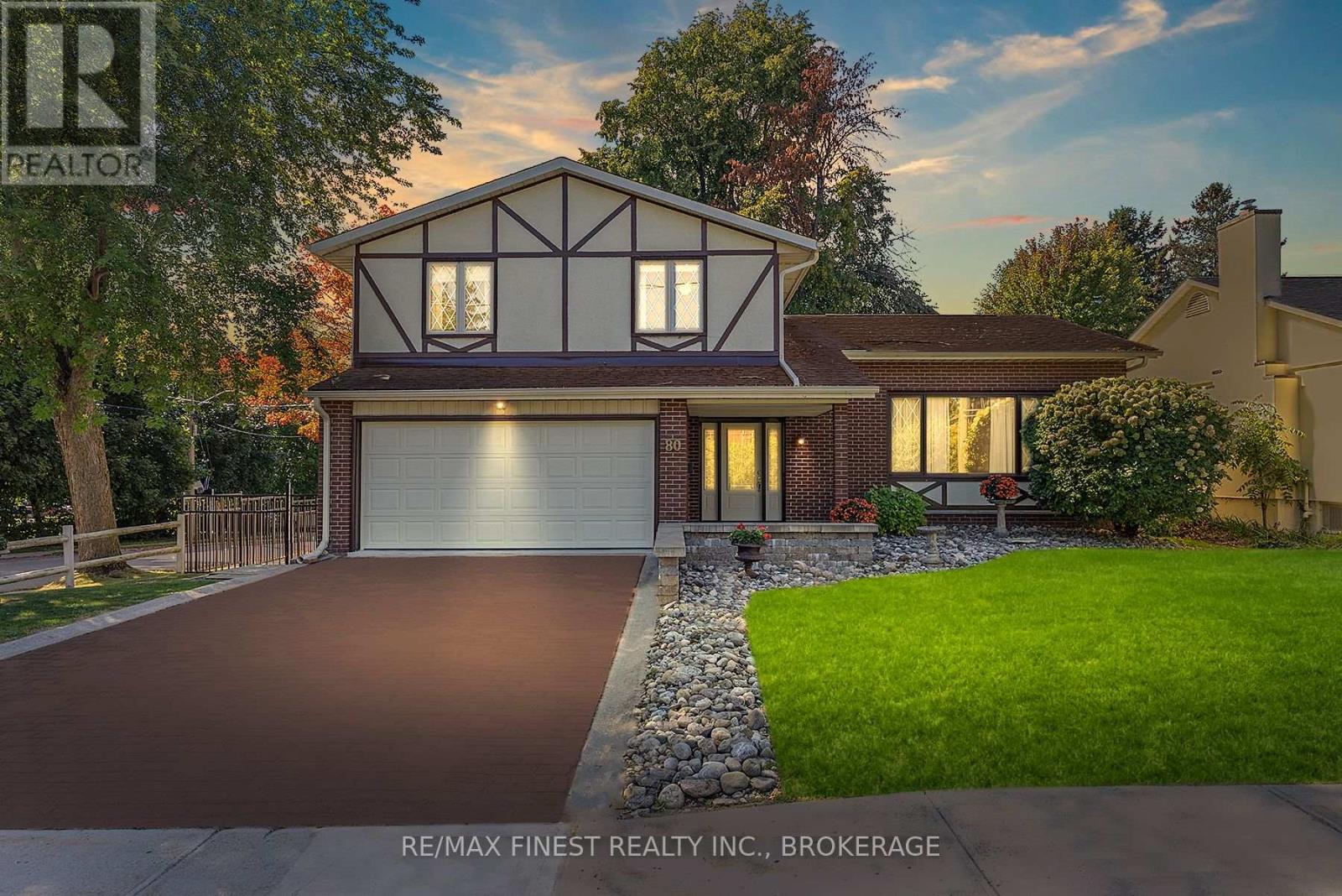 $829,900.0080 Market Street, Gananoque, Ontario