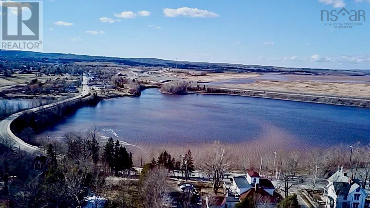 377 Avon Street, Windsor, Nova Scotia  B0N 2T0 - Photo 8 - 202605796