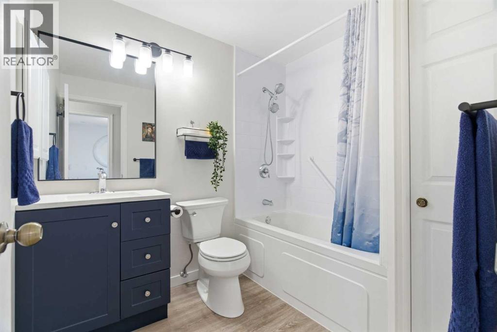 7 Woodmont Rise SW, Calgary, Alberta  T2W 4L4 - Photo 26 - A2298701