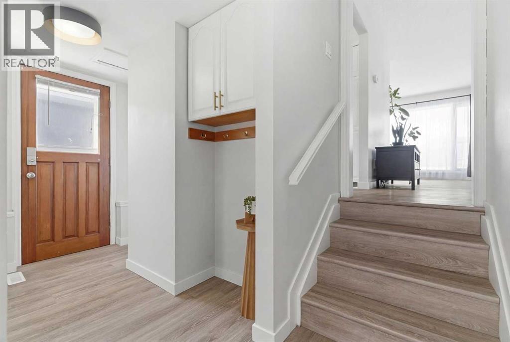 7 Woodmont Rise SW, Calgary, Alberta  T2W 4L4 - Photo 27 - A2298701