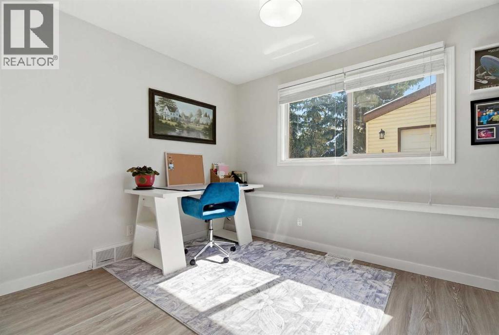 7 Woodmont Rise SW, Calgary, Alberta  T2W 4L4 - Photo 28 - A2298701