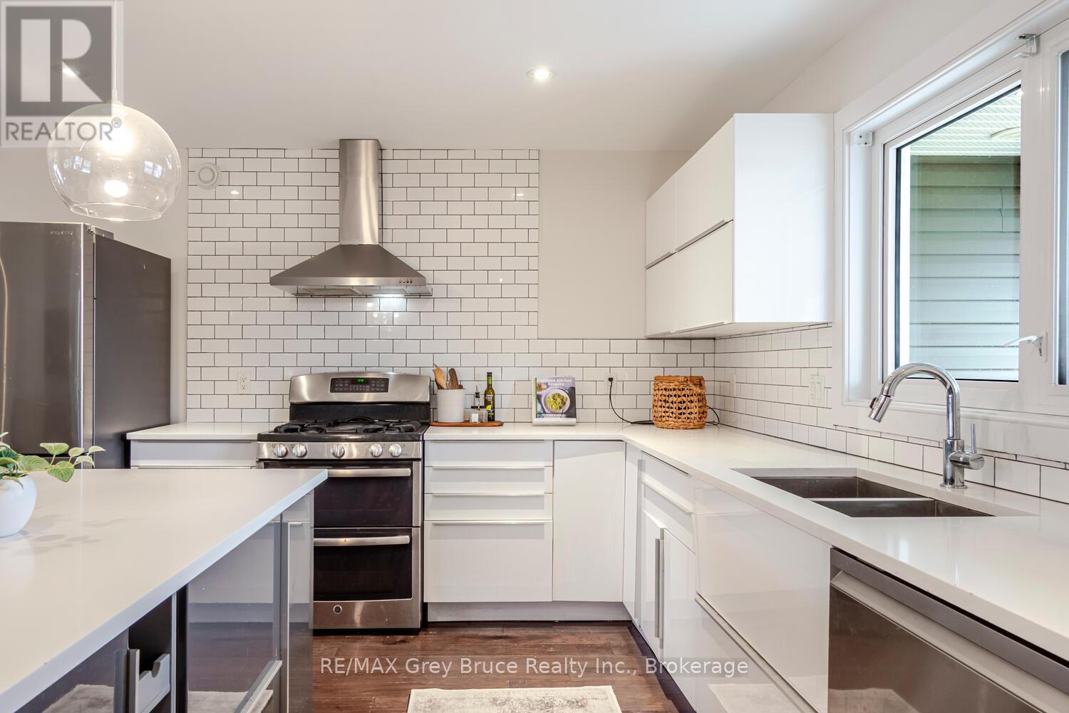 6 Point View Drive, Northern Bruce Peninsula, Ontario  N0H 1W0 - Photo 15 - X12957834