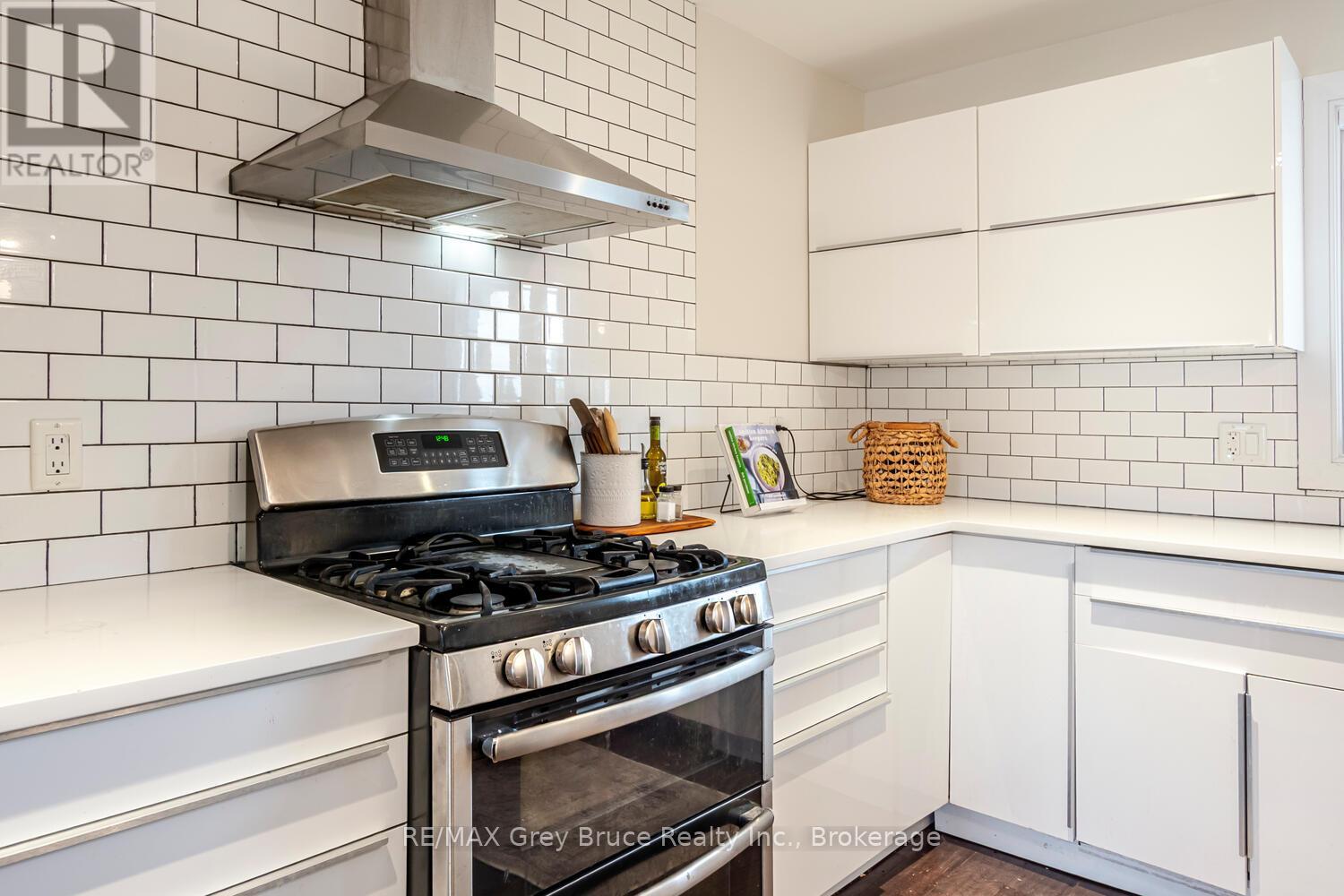 6 Point View Drive, Northern Bruce Peninsula, Ontario  N0H 1W0 - Photo 16 - X12957834